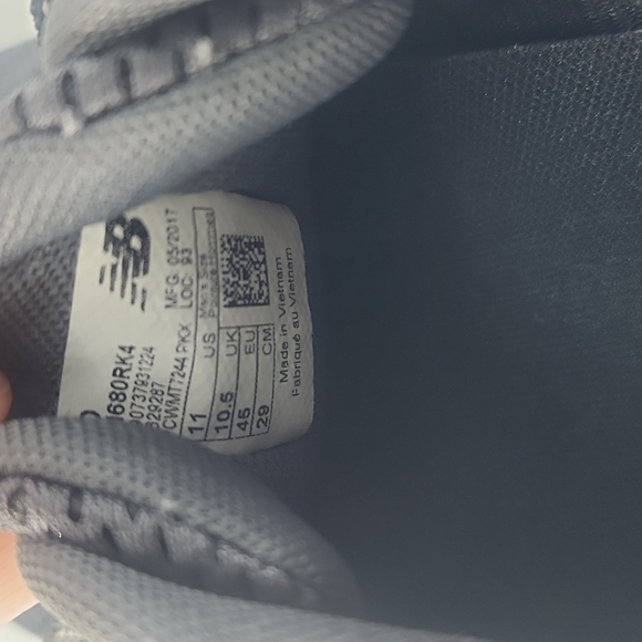 New Balance Shoes - Picture 5 of 8